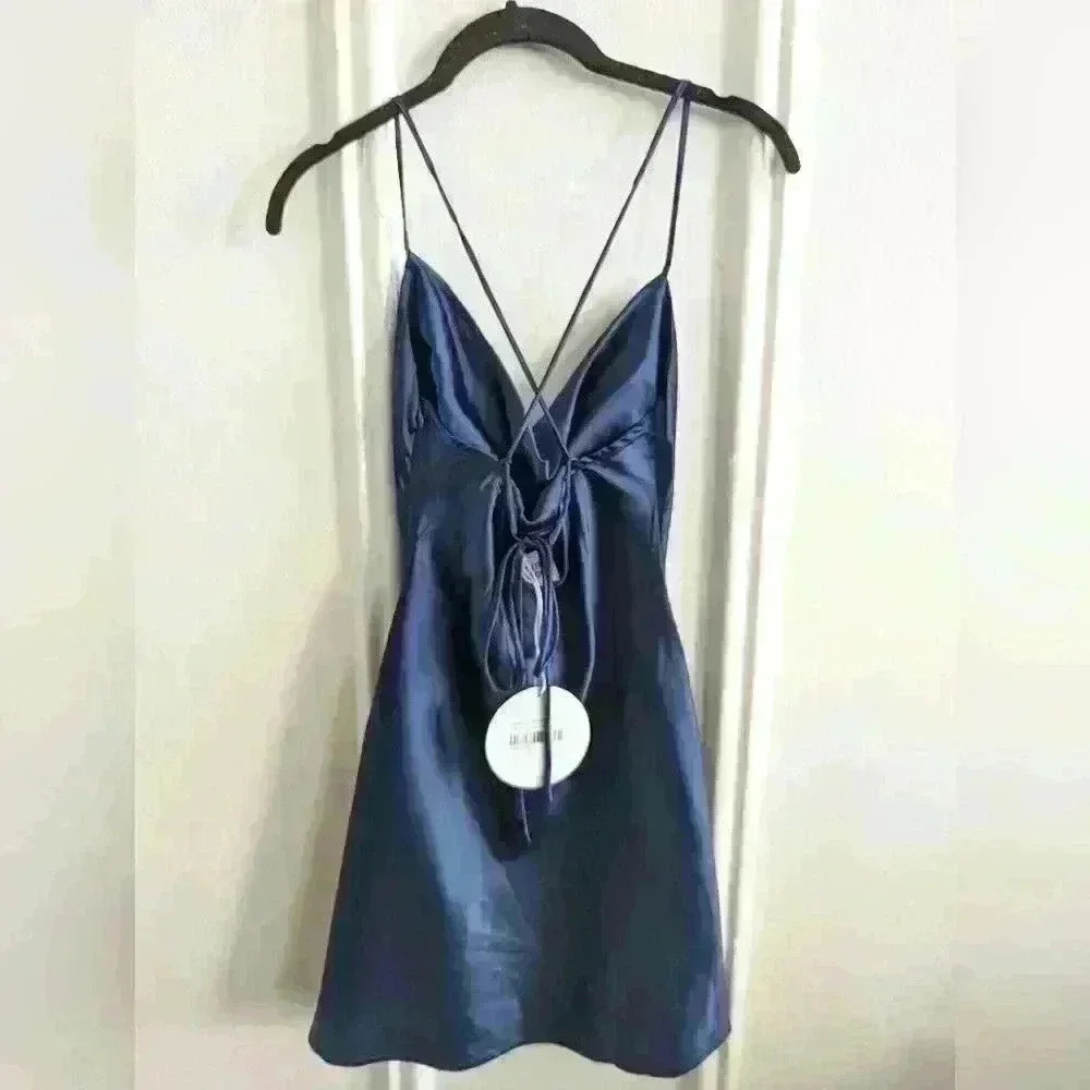 Princess Polly ANNALISE (only the dress) in Navy Size 4 New with Tags - Picture 3 of 13